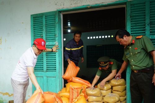 Hỗ trợ 850 người dân xã Sơn Hòa, tỉnh Đắk Lắk tái thiết cuộc sống sau bão lũ