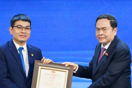 Viết chính luận bằng 'nhịp thở' của Quốc hội và đời sống