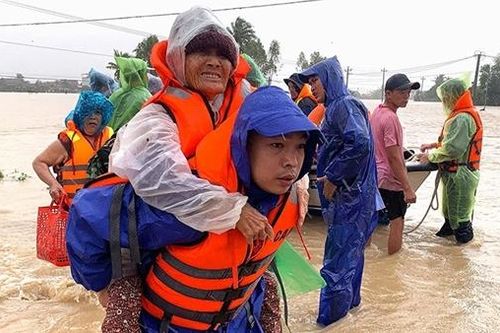 Bài 1: Về nơi tâm lũ quét qua…