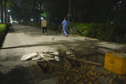 Miệng cống mất nắp tiềm ẩn nguy cơ gây tai nạn