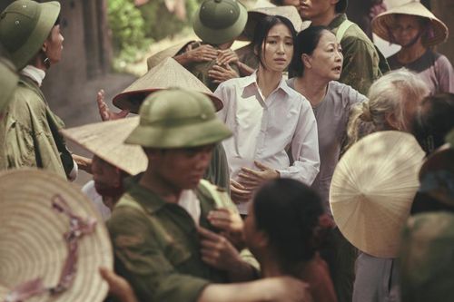 Ca khúc 'Nỗi đau giữa hòa bình'