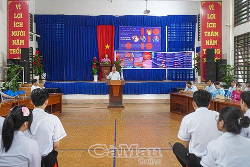 Truyền tình yêu lịch sử cho thế hệ trẻ