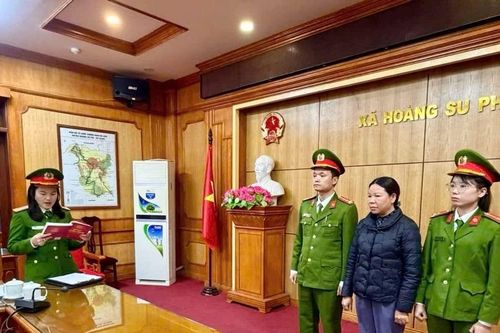 Để 'cát tặc' khai thác trái phép, Phó Giám đốc Trung tâm hành chính công bị khởi tố