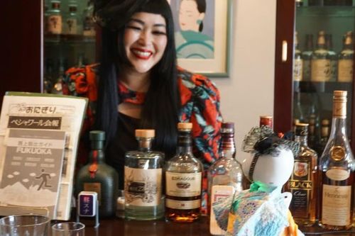 Quán bar 'không sao cả nếu bạn vô dụng' ở Nhật Bản