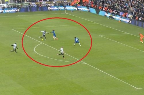 Chelsea có Garnacho, Newcastle có Elanga
