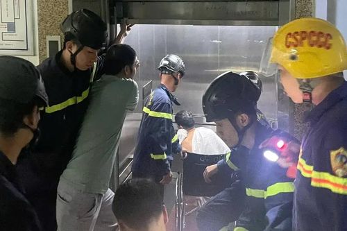 Đà Nẵng: giải cứu thành công 3 nạn nhân mắc kẹt trong thang máy bệnh viện