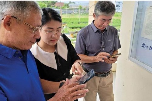 Tổ công nghệ số cộng đồng thúc đẩy giảm nghèo thông tin