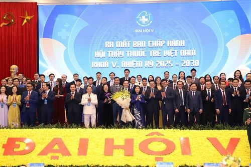 Thầy thuốc trẻ là lực lượng tiên phong, nòng cốt trong chuyển từ chữa bệnh sang phòng bệnh