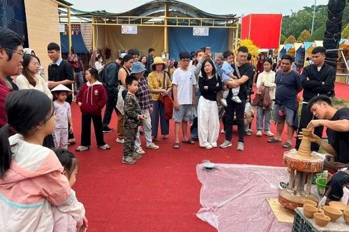 Mở rộng không gian làng nghề truyền thống
