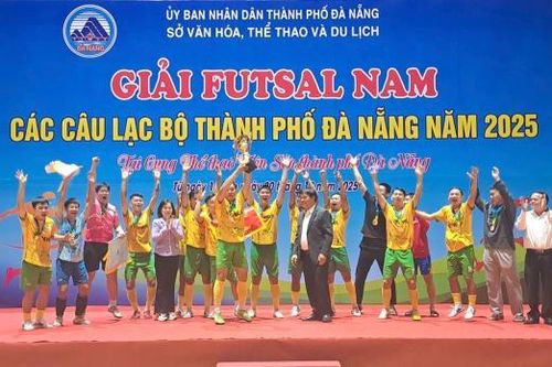 Quảng cáo Phát Đạt vô địch Giải Futsal nam các CLB TP Đà Nẵng