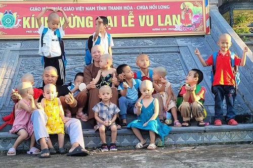 Mái ấm ở ngôi chùa Hồi Long
