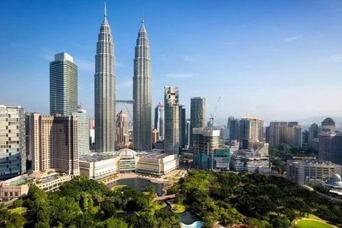 Kinh tế Malaysia tăng trưởng tích cực năm 2025, IMF dự báo chững lại nhẹ vào năm 2026