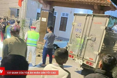 Một thiếu niên tử vong khi đâm trực diện xe tải