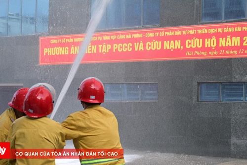 Diễn tập chữa cháy, cứu nạn tại trụ sở Công ty Cảng Hải Phòng
