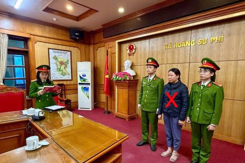 Khởi tố một cựu Phó Chủ tịch thị trấn (cũ)