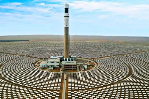 'Tháp vàng' cao 247m giữa sa mạc Trung Quốc, biến cát nóng thành điện sạch