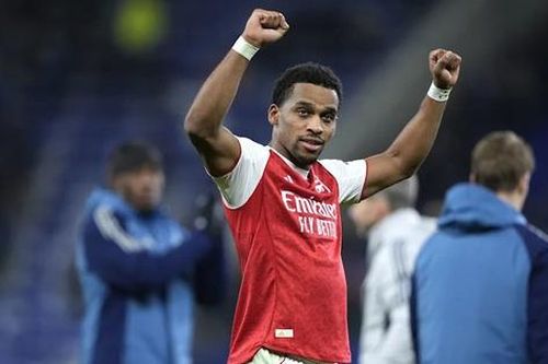 Arsenal giữ vững ngôi đầu, Mbappe san bằng kỷ lục của Ronaldo