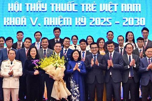 Chủ tịch Bùi Thị Minh Hoài dự Đại hội đại biểu toàn quốc Hội Thầy thuốc trẻ Việt Nam lần thứ V