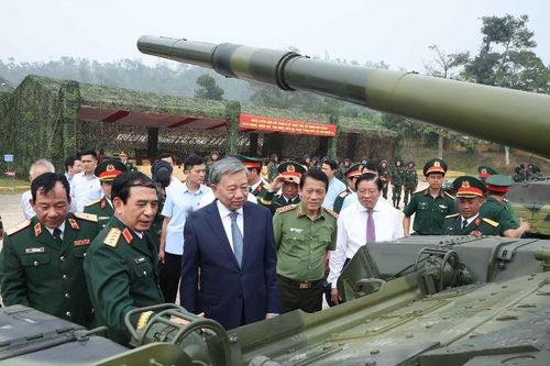 Quân đội Nhân dân vững bước dưới cờ Đảng quang vinh