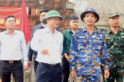 Lãnh đạo tỉnh Gia Lai kiểm tra tình hình xây dựng, sửa chữa nhà ở tại xã Tuy Phước Đông