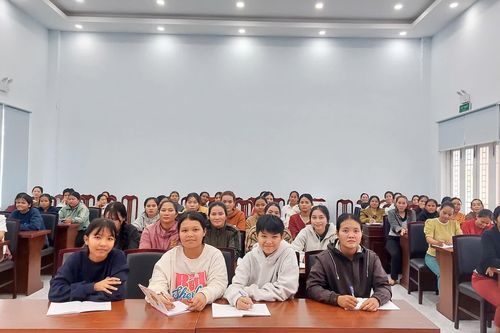 Hội Liên hiệp Phụ nữ xã Khánh Vĩnh tập huấn về bình đẳng giới