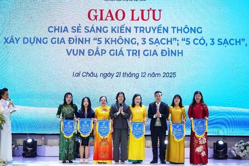 Giao lưu chia sẻ sáng kiến truyền thông xây dựng gia đình '5 không, 3 sạch'; '5 có, 3 sạch'