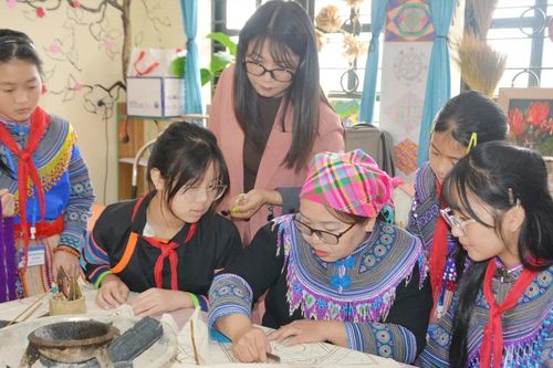 Giữ gìn, lan tỏa văn hóa truyền thống dân tộc Mông