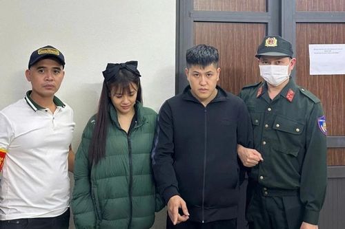 Hà Nội: Bắt đôi nam nữ chở ma túy và tài liệu cho vay lãi nặng