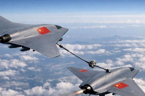 Trung Quốc thử nghiệm thành công tiếp nhiên liệu tự động cho UAV