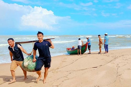 Ra biển giữa mùa 'gió chướng'