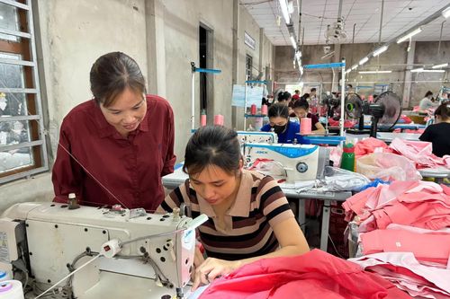 Chồi xanh vươn mình từ làng quê
