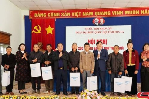 Đoàn đại biểu Quốc hội tỉnh tiếp xúc cử tri tại cụm xã Long Hẹ, Co Mạ và Mường Bám