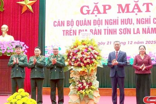 UBND tỉnh Sơn La gặp mặt cựu cán bộ quân đội