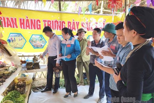 Hội chợ số gắn với chợ đêm, quảng bá sản phẩm đặc trưng xã Tiên Yên