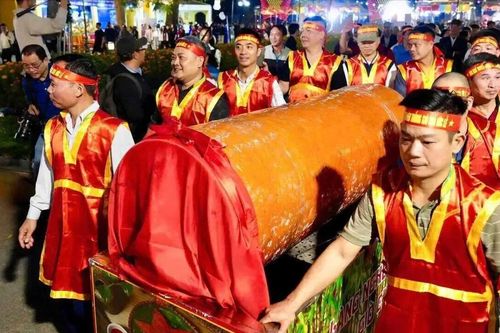 Cây chả quế 120kg hút khách tại Lễ hội ẩm thực Hà Nội
