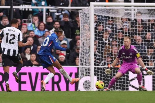 Chelsea thoát thua trên sân Newcastle