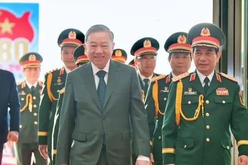 Quân đội nhân dân vững bước dưới cờ Đảng quang vinh