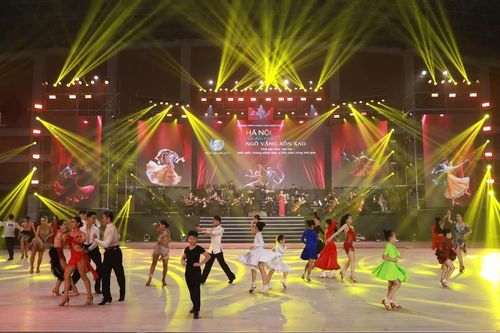'Bản Tango Hà Nội' xác lập kỷ lục với 500 vũ công trình diễn