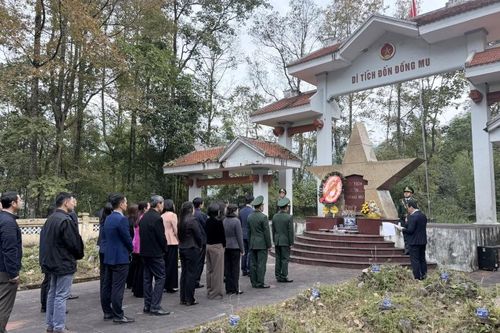 Các chi bộ thuộc Đảng bộ Văn phòng Tỉnh ủy sinh hoạt chuyên đề tại xã Xuân Trường