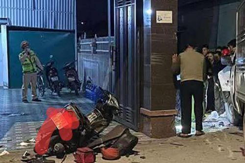 Phóng xe máy kẹp 3 tông xe tải, 3 thiếu niên ở Nghệ An thương vong