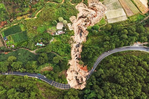 Khi núi không còn đứng yên: Chuỗi nguyên nhân khiến sạt lở gia tăng