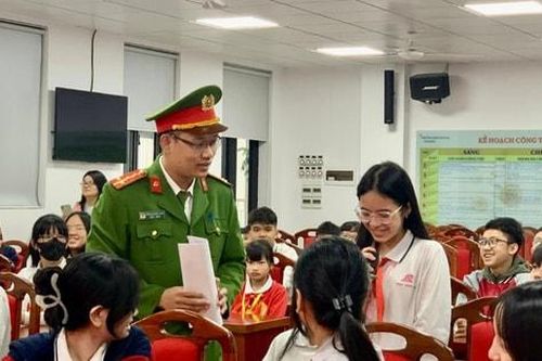 Đưa pháp luật về bình đẳng giới đến học đường