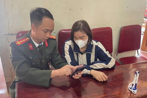 Tin 'trúng thưởng trên mạng', nữ sinh lớp 9 suýt sập bẫy lừa đảo
