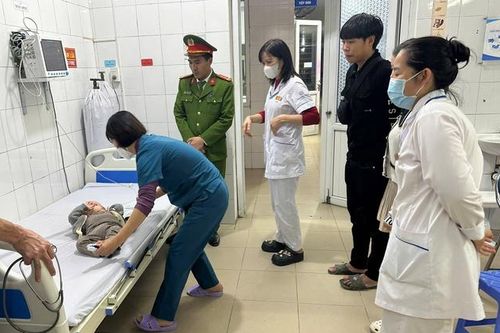 Bé trai 1 tuổi bị hóc dị vật tại chương trình xiếc