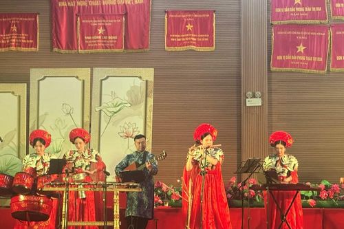 Những sắc màu văn hóa thắt chặt tình hữu nghị