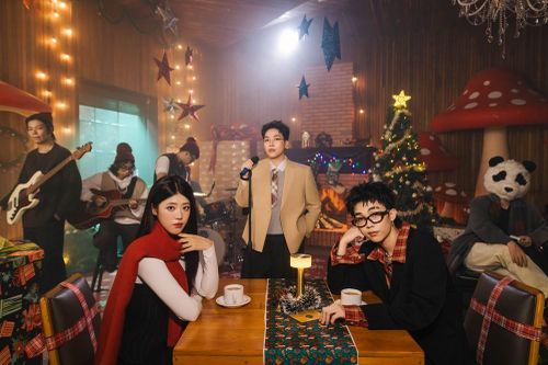 Nhạc Giáng sinh hot nhất lúc này: Nam rapper cứ góp giọng là hit, nghe muốn có người yêu ngay