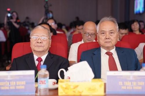 Hội thảo quốc tế bàn giải pháp phát triển kinh tế bền vững trong bối cảnh toàn cầu hóa