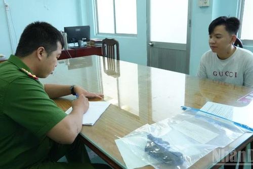 Đồng Tháp bắt quả tang đối tượng tàng trữ súng, đạn trái phép