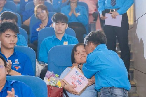 Lan tỏa giá trị nhân văn từ chương trình 'Người con hiếu thảo'
