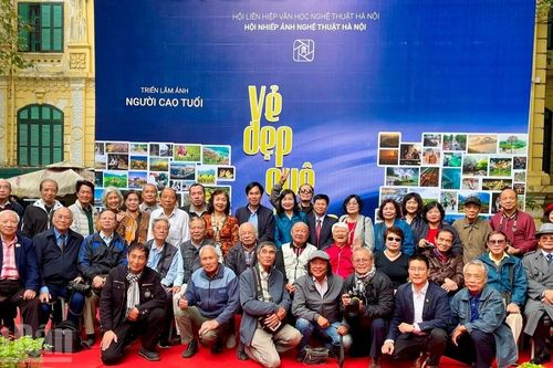 Triển lãm ảnh 'Vẻ đẹp quê hương' qua góc nhìn người cao tuổi